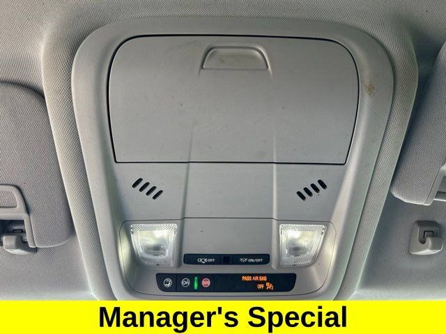 Used 2024 GMC Terrain SLE w/ Driver Convenience Package FWD image 34