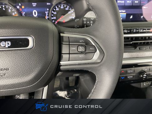 Used 2023 Jeep Compass Latitude AWD/4WD image 24