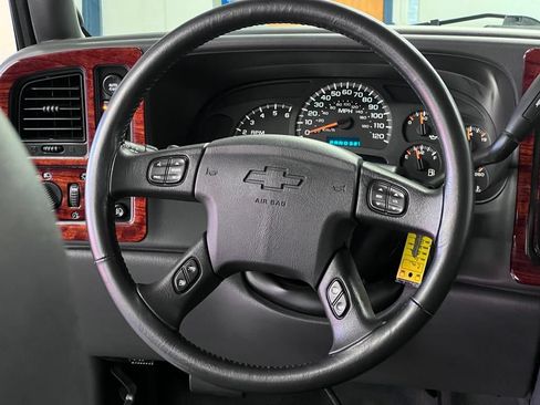 Used 2004 Chevrolet Avalanche Z71 w/ Sun And Sound Package AWD/4WD image 42