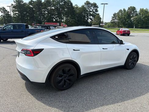 Used 2025 Tesla Model Y Long Range RWD image 7