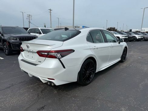 Used 2021 Toyota Camry XSE FWD image 3