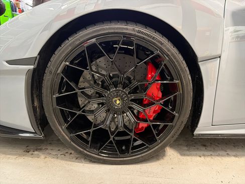Used 2024 Lamborghini Huracan STO image 18