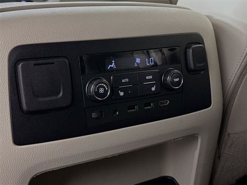 Used 2018 GMC Yukon XL Denali w/ Open Road Package AWD/4WD image 34