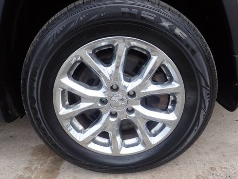 Used 2016 Jeep Cherokee Sport w/ Cold Weather Group AWD/4WD image 31