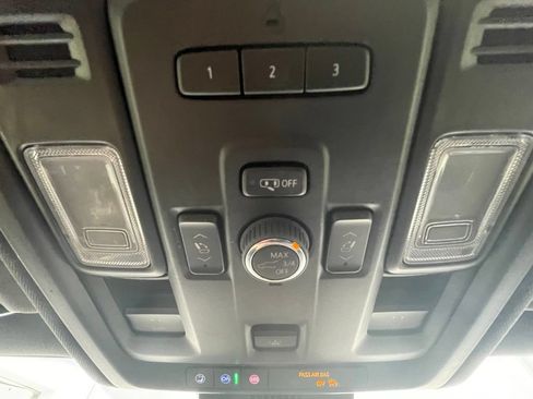 Used 2023 GMC Yukon AT4 AWD/4WD image 30