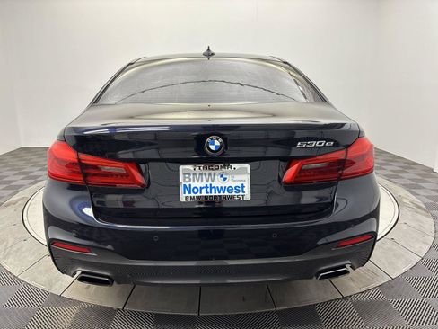 Used 2019 BMW 530e w/ M Sport Package RWD image 15