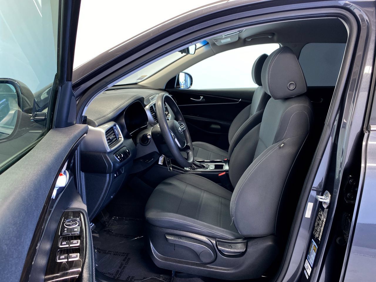 Used 2019 Kia Sorento FWD image 16