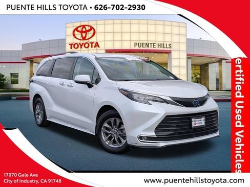 Certified 2024 Toyota Sienna XLE FWD image 1