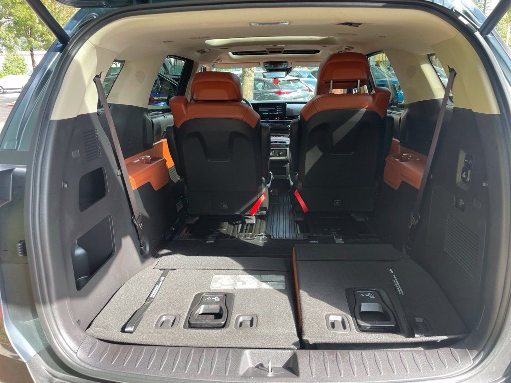 Used 2026 Kia Carnival SX Prestige FWD image 14
