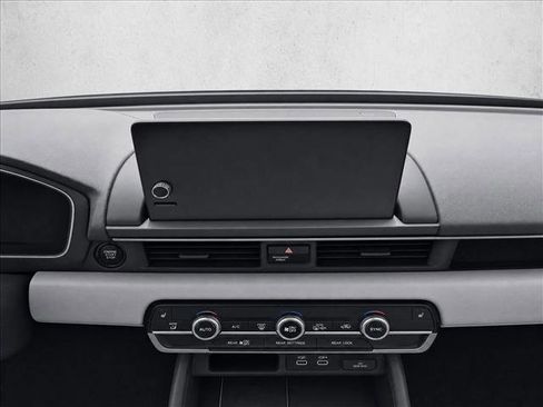 Used 2024 Honda Pilot Touring image 16