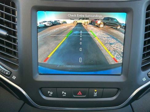 Used 2023 Jeep Cherokee Altitude Lux w/ Lux Elite Package image 30