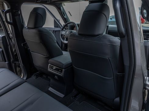 Used 2026 Lexus GX 550 AWD/4WD image 33