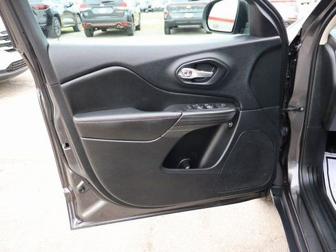 Used 2017 Jeep Cherokee 75th Anniversary image 24