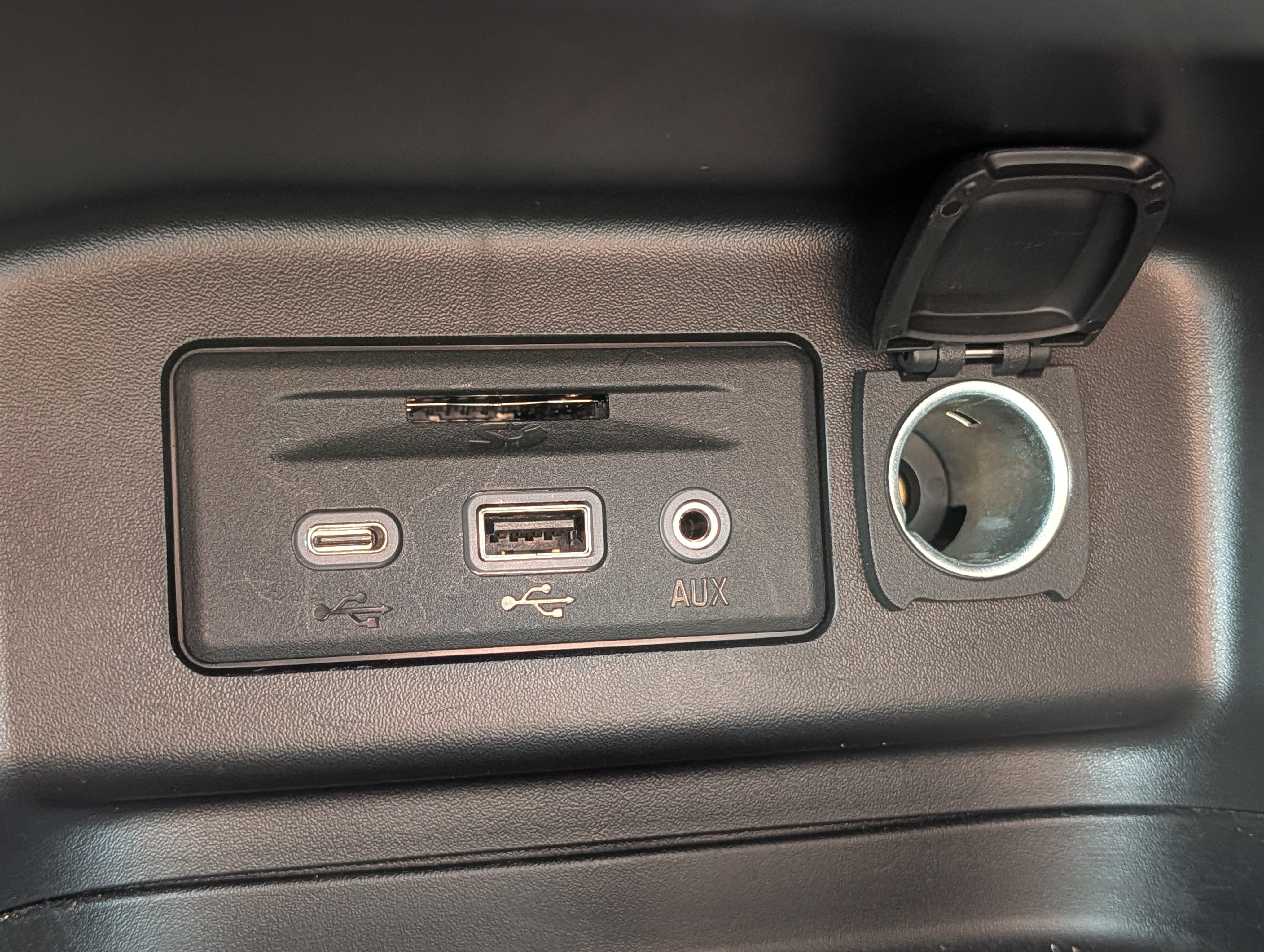 Certified 2024 Chevrolet Equinox LT AWD/4WD image 23