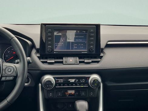 Used 2020 Toyota RAV4 XLE Premium FWD image 14