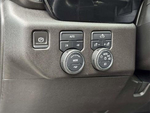 Used 2022 Chevrolet Silverado 1500 RST w/ Redline Edition image 10