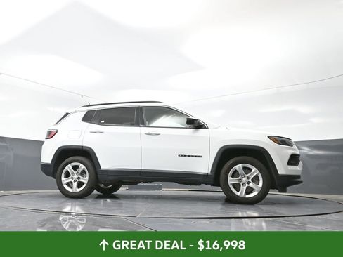 Used 2023 Jeep Compass Latitude image 52