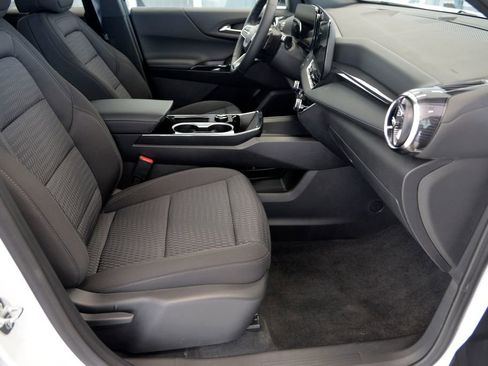 Used 2026 Chevrolet Equinox LT w/ Safety and Technology Package image 29