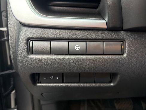 Used 2021 Nissan Rogue SV image 42