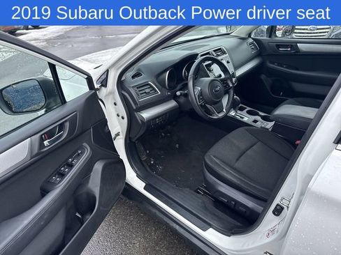 Used 2019 Subaru Outback 2.5i Premium image 12