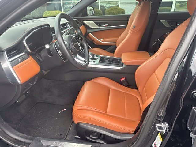 Used 2024 Jaguar XF R-Dynamic SE AWD/4WD image 13