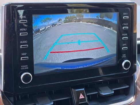 Used 2020 Toyota Corolla LE FWD image 30