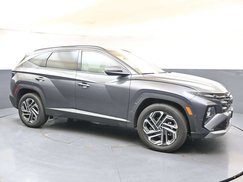 Certified 2025 Hyundai Tucson Limited AWD/4WD image 7