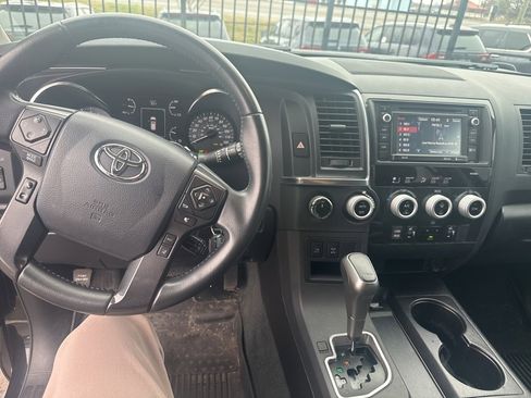 Used 2018 Toyota Sequoia TRD Sport image 10