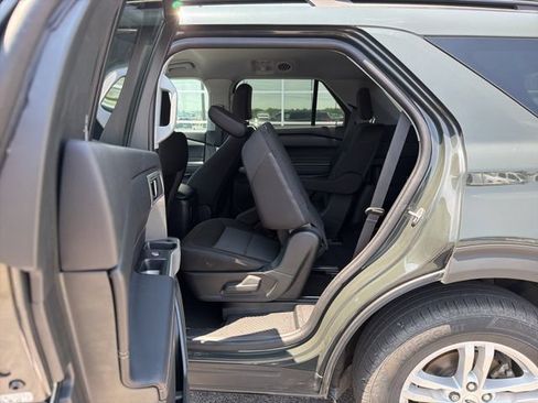 Certified 2024 Ford Explorer XLT w/ Class IV Trailer Tow Package AWD/4WD image 14