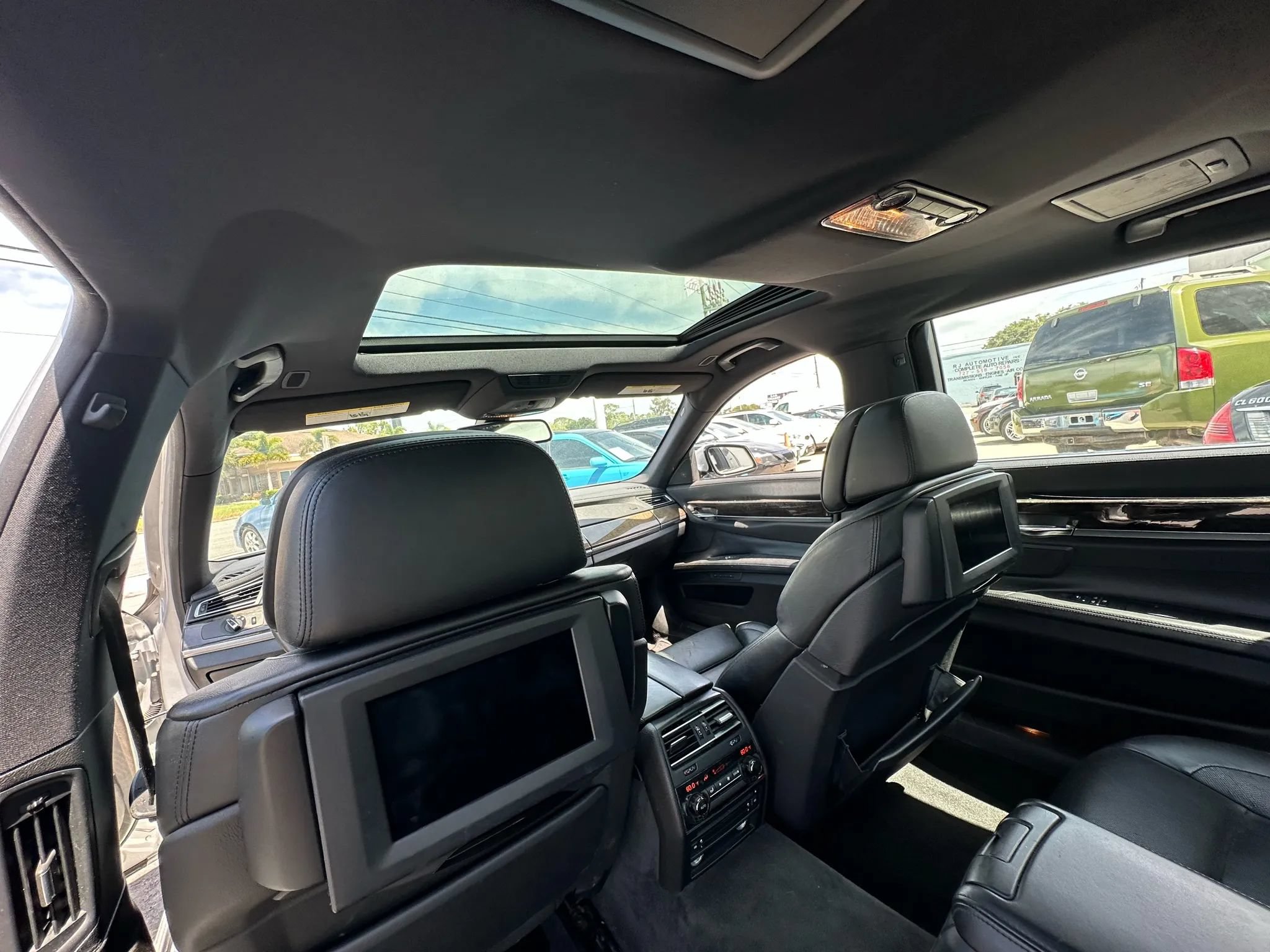 Used 2012 BMW 750Li RWD image 8