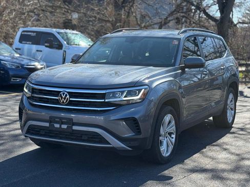 Used 2023 Volkswagen Atlas SE image 3
