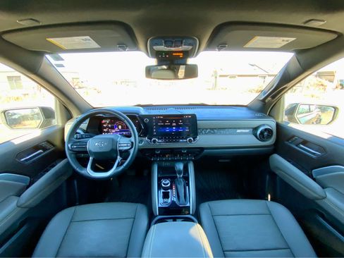 Certified 2025 Chevrolet Colorado ZR2 w/ Midnight Edition image 33