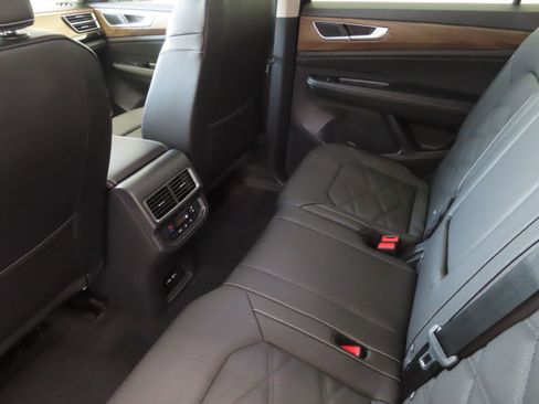New 2026 Volkswagen Atlas SE image 22