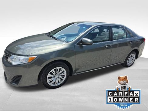 Used 2012 Toyota Camry LE FWD image 1