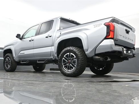 Used 2025 Toyota Tacoma TRD Sport image 24