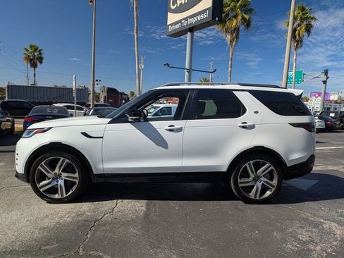 Used 2022 Land Rover Discovery S R-Dynamic image 8