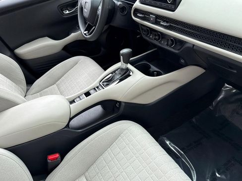 Certified 2023 Honda HR-V LX image 32