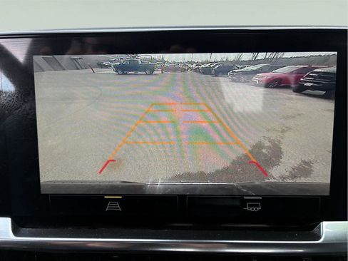 Used 2023 Chevrolet Silverado 1500 LT AWD/4WD image 25