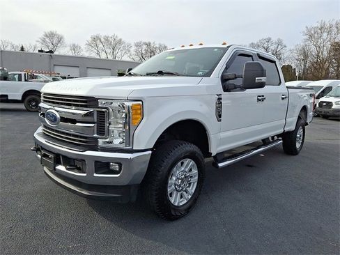 Used 2017 Ford F250 XLT w/ XLT Value Package image 6
