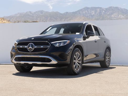 Used 2026 Mercedes-Benz GLC 300 4MATIC image 1