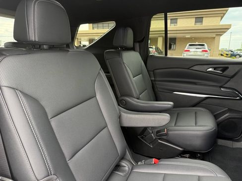 Used 2026 Chevrolet Traverse LT AWD/4WD image 25