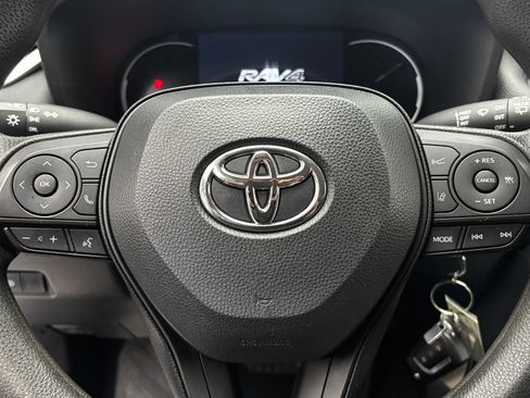 Used 2023 Toyota RAV4 LE AWD/4WD image 20