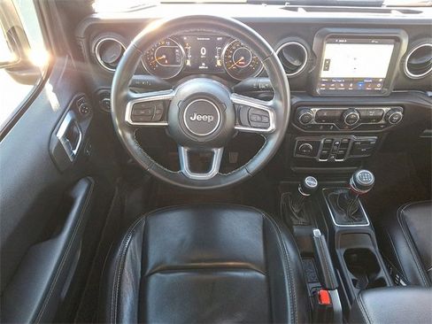 Used 2021 Jeep Gladiator Overland image 11