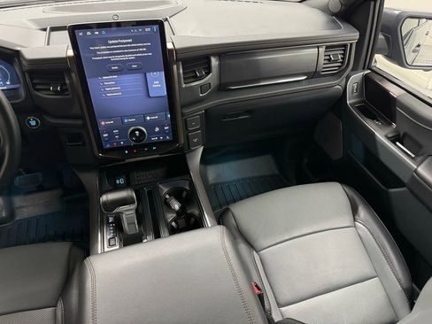 Used 2023 Ford F150 Lightning Lariat image 23