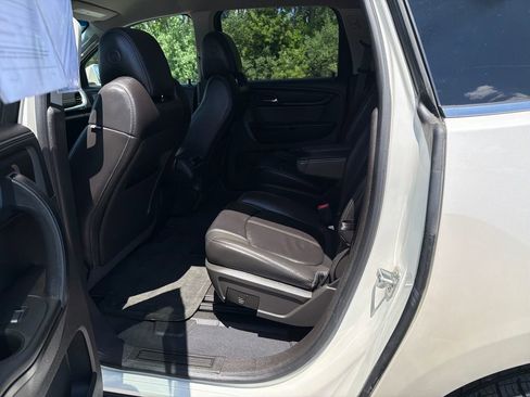 Used 2013 Chevrolet Traverse LT FWD image 22