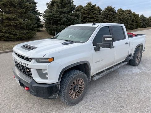 Used 2022 Chevrolet Silverado 2500 Custom image 2