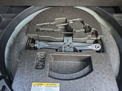 Used 2023 Toyota Corolla Cross LE FWD image 32