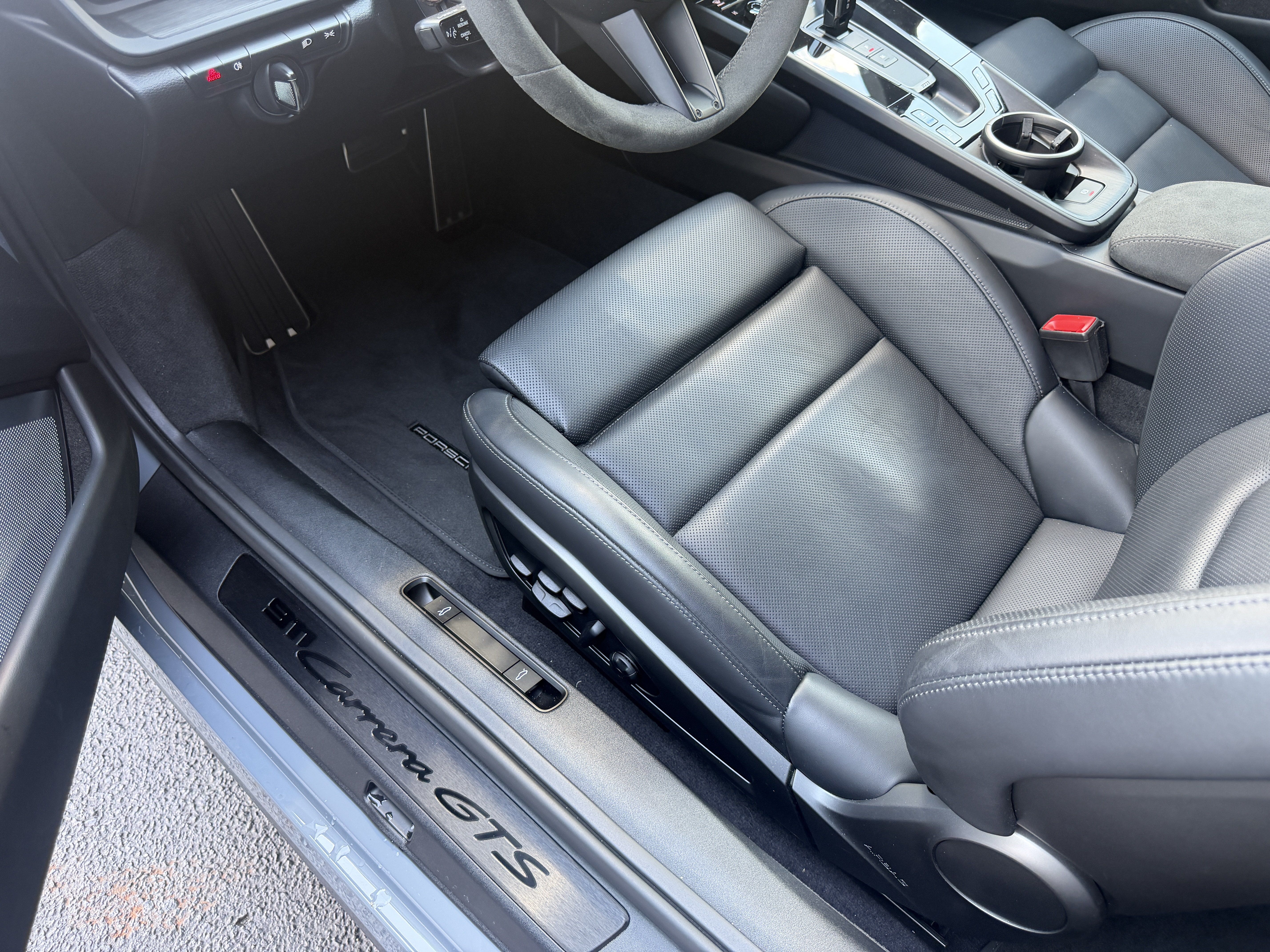 Certified 2024 Porsche 911 Carrera GTS RWD image 15