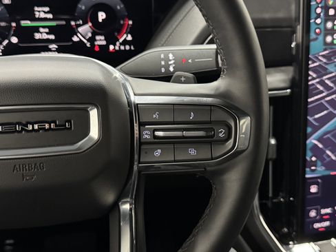 Used 2025 GMC Yukon Denali image 28