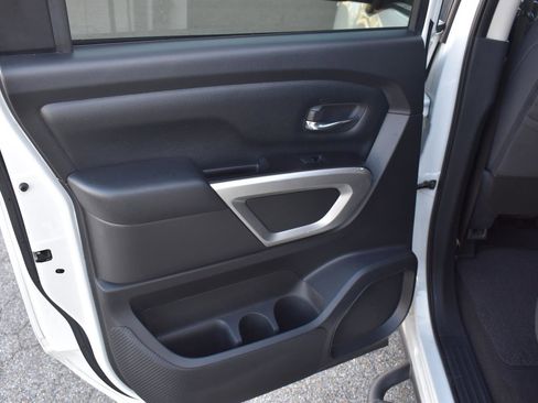 Used 2021 Nissan Titan SV w/ SV Convenience Package image 49